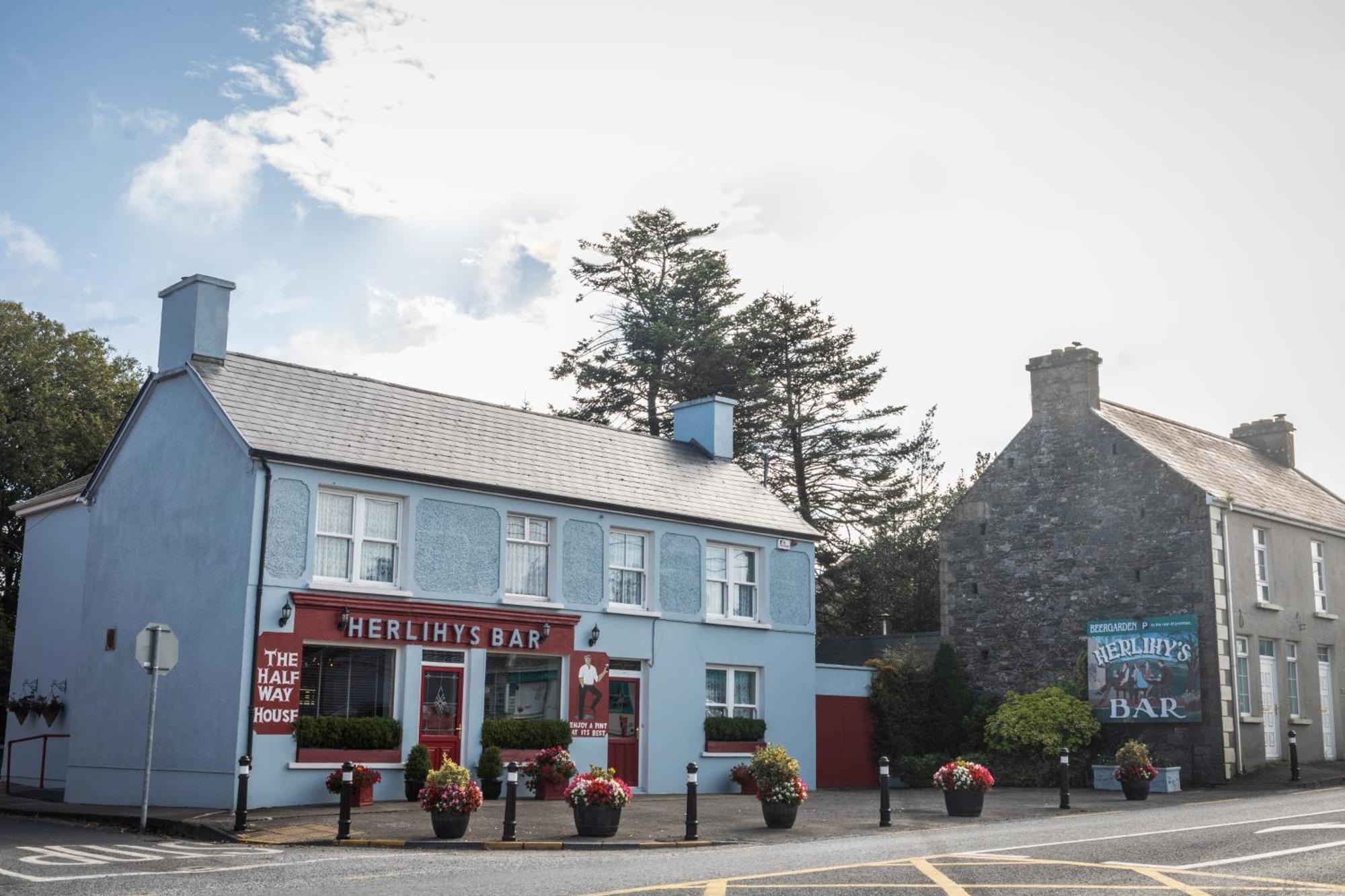 Herlihy'S, Half-Way-House Farranfore Buitenkant foto