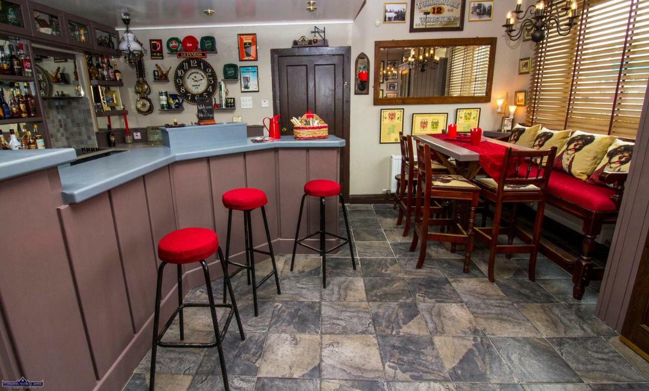 Herlihy'S, Half-Way-House Farranfore Buitenkant foto